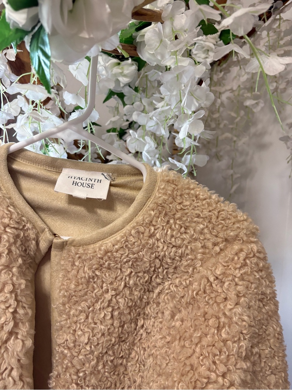 Hyacinth House Tuckernuck Neutral Cream Teddy Jacket - Picture 7 of 10